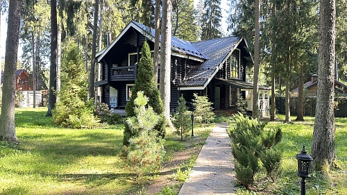 2-х этажный дом на участке 16,4 сотки в селе Абрамцево 